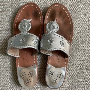 jack rogers size 8 silver flip flop
